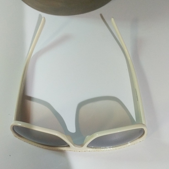 Ivory & Gold Dollhouse Sunglasses - Picture 3 of 8